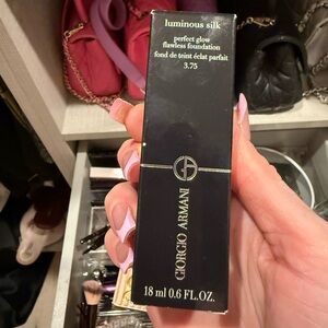 Giorgio Armani Luminous Silk Foundation NEW (Shade 3.75)